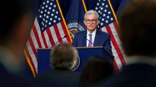 Fed bỏ qua áp lực từ Trump, giữ nguyên lãi suất, cảnh báo rủi ro từ thuế quan và lạm phát dai dẳng