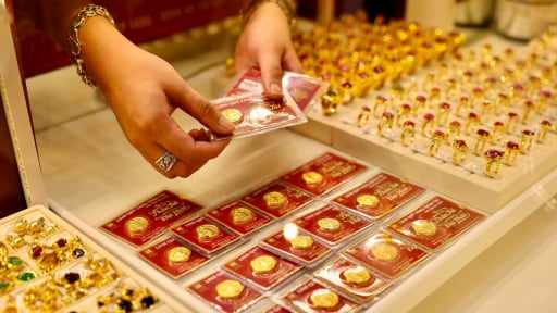 Giá vàng ngày 7/8: Vàng miếng SJC trụ sát trên đỉnh lịch sử, vàng nhẫn cao kỷ lục
