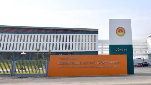 Vụ điểm Toán ở Tuyên Quang: Thư ký vào phòng nhắc bài, khởi tố 4 bị can, đề xuất thi lại