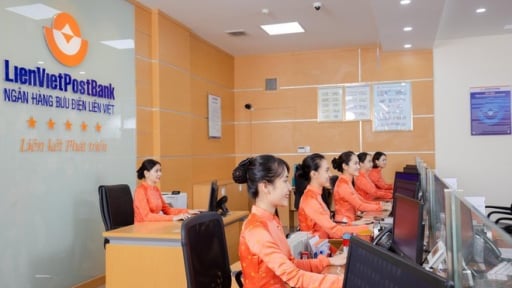 VNPost thoái vốn xuống dưới mức 5% vốn điều lệ LPBank phòng giao dịch bưu điện không được nhận tiền gửi tiết kiệm