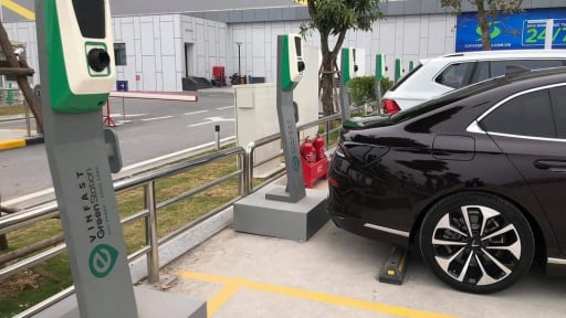 Tỷ phú Phạm Nhật Vượng tham vọng với Vinfast, thành lập công ty phát triển trạm sạc xe điện toàn cầu