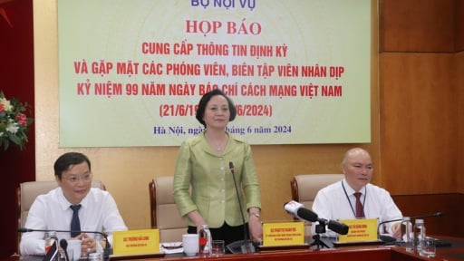 Từ 01/7/2024: Tăng lương 30% cho cán bộ, công chức, viên chức, 15% cho người nghỉ hưu