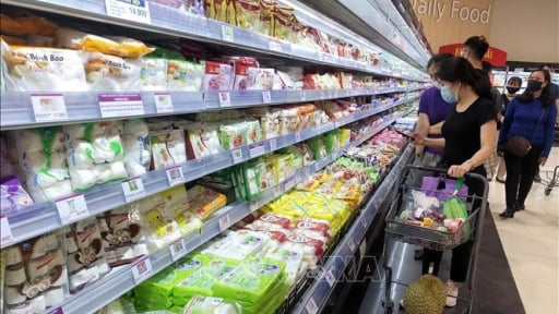 Giá thịt lợn, dịch vụ y tế... kéo CPI 6 tháng đầu năm 2024 tăng vượt mốc 4%