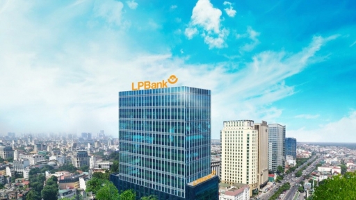 LPBank: Thay đổi địa điểm đặt trụ sở chính, tăng vốn điều lệ, mua cổ phần FPT