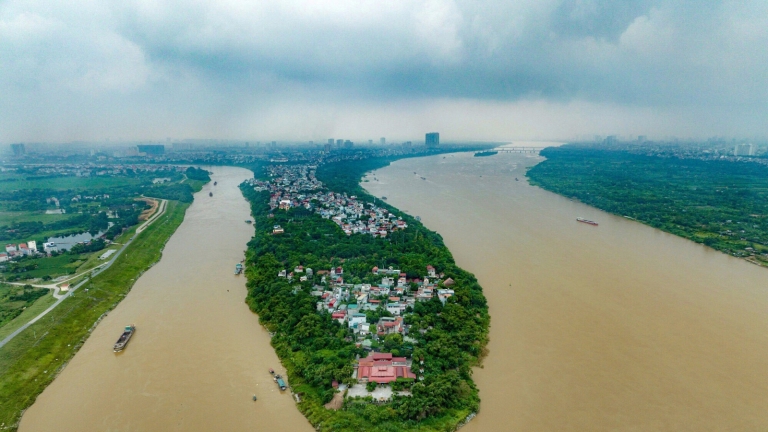 Hà Nội: Nghiên cứu cấp phép xây dựng nhà ở riêng lẻ khu đông dân, đấu giá đất bãi bồi ven sông làm bãi chứa trung chuyển vật liệu