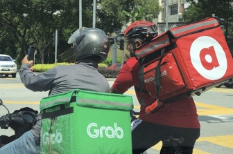 02 'gã khổng lồ' Grab, ShopeeFood dẫn đầu cuộc đua giao đồ ăn qua ứng dụng, Be có khả năng cạnh tranh?