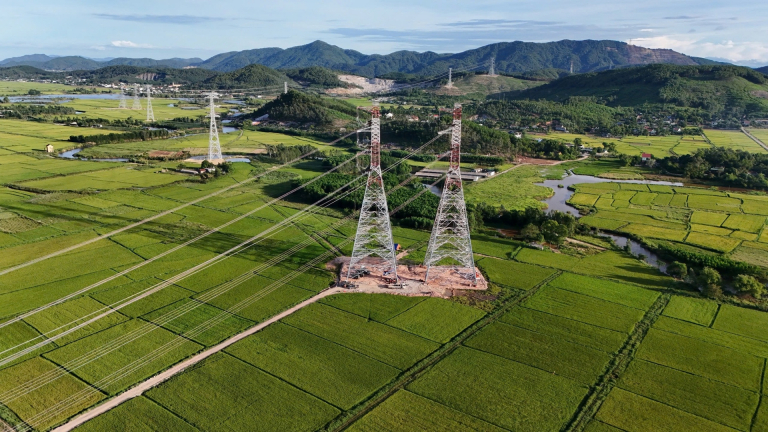 Khởi công đường dây 500 kV Lào Cai - Vĩnh Yên 'thần tốc' như 500 kV mạch 3