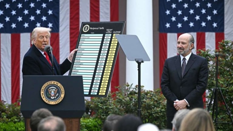 Tòa án Mỹ phán quyết thuế quan của ông Trump là bất hợp pháp, ngăn chặm thực thi