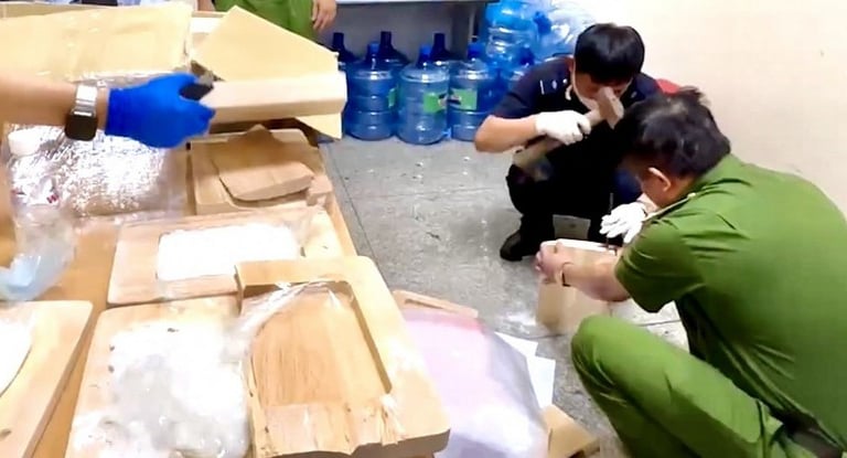 TP HCM: Phát hiện buôn lậu thuốc lá và vận chuyển ma túy quy mô lớn