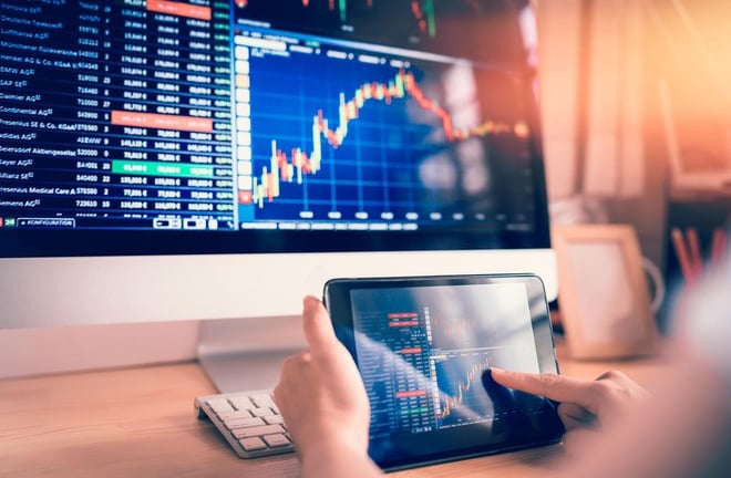 VN-Index 'xanh vỏ đỏ lòng', thị trường châu Á khởi sắc