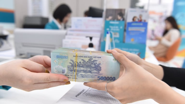 Thủ tướng: Sớm xem xét bỏ hạn mức tín dụng, theo cơ chế thị trường
