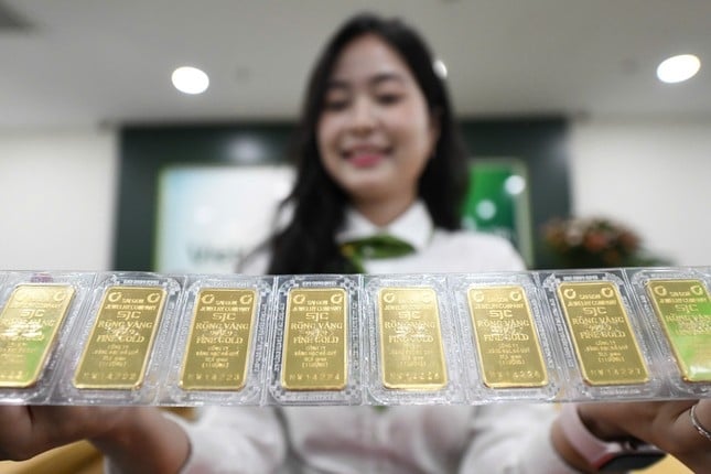 Giá vàng ngày 10/7: Vàng SJC, vàng nhẫn bật tăng vẫn thấp hơn 121 triệu đồng/lượng
