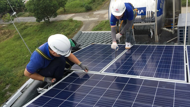Đề xuất hỗ trợ tối đa 2,5 triệu đồng cho hộ dân lắp điện mặt trời mái nhà