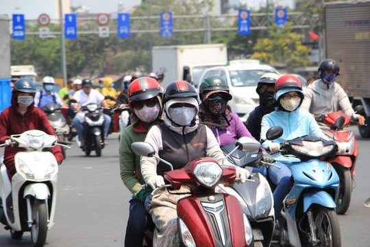Vì sao xuất hiện đợt nắng nóng gay gắt kỷ lục tại Bắc Bộ?