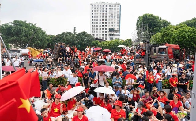 Tổng hợp luyện DIỄU BINH, DIỄU HÀNH: 'Nhuộm đỏ' các tuyến phố Thủ đô chờ đón những bước chân oai hùng