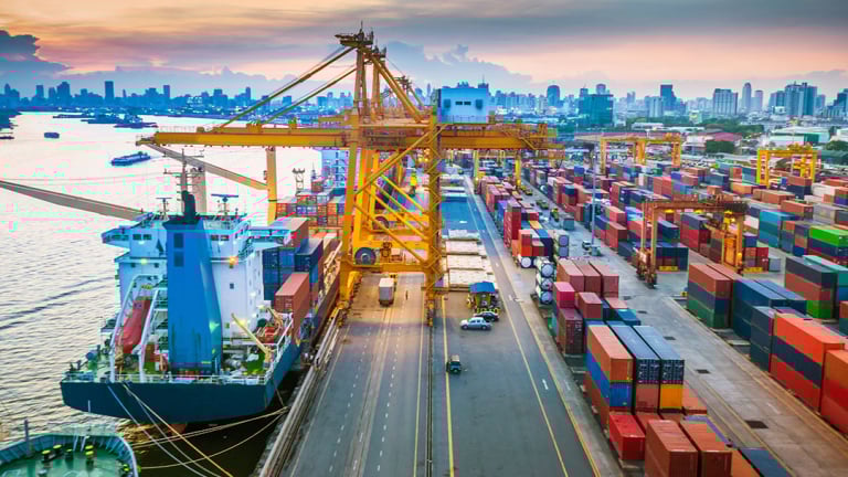 Kim ngạch xuất nhập khẩu 2025 dự kiến lập kỉ lục mới đạt 800 tỷ USD