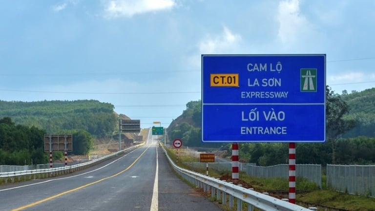 Đề nghị nghiên cứu mở rộng cao tốc Cam Lộ - La Sơn lên 6 làn xe