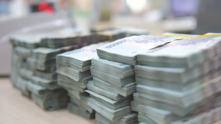 Nợ công Việt Nam năm 2023 hơn 3,7 triệu tỷ đồng bằng 36,07% GDP, chi thường xuyên 1,1 triệu tỷ đồng