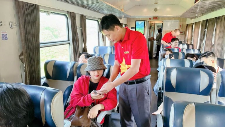 Từ hôm nay khách hàng mua vé tàu đi Trung Quốc tại tất cả các nhà ga, hướng dẫn quy trình mua vé