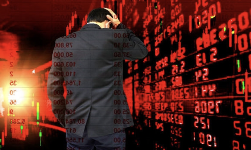 VN-Index rơi tự do trong biển lửa, chuyên gia khuyến nghị nhà đầu tư tìm cơ hội 4 nhóm cổ phiếu 