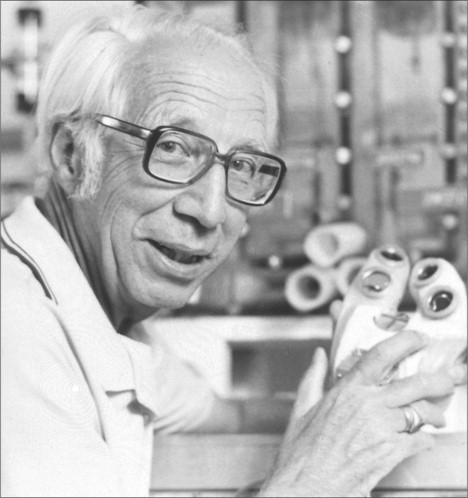 Chân dung nhà khoa học Willem Kolff (1911 – 2009).
