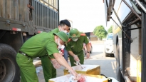 Hà Tĩnh: Bắt giữ xe khách chở 8 tạ thịt chó và nội tạng bốc mùi hôi thối