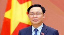 Sáng nay, Chủ tịch Quốc hội Vương Đình Huệ rời Hà Nội lên đường thăm chính thức Lào