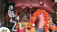 Phố Hàng Mã - Hà Nội ngập tràn đồ hóa trang Halloween