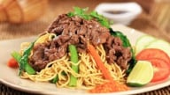 Bí quyết làm mì xào bò đơn giản, thơm ngon hơn ngoài hàng