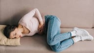 Thường xuyên đứng, ngồi hay nằm sẽ gây hại cho cơ thể nhất?