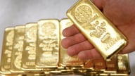 Giá vàng hôm nay 30/6: Thế giới tiếp đà giảm, trong nước bất động