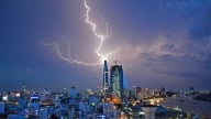 Vì sao xảy ra hiện tượng sấm chớp khi trời mưa?