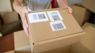 4 bước đơn giản giúp phát hiện hàng giả mà không cần bóc