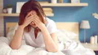 Buổi tối bật điều hòa hay quạt máy để tốt cho sức khỏe?