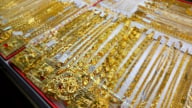 Vàng trong nước lập kỷ lục mới, SJC bật lên 121,5 triệu đồng