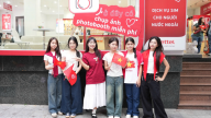 Giới trẻ Hà thành check-in Photobooth miễn phí tại cửa hàng Viettel