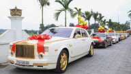 Đại gia buôn lợn sắm siêu xe mạ vàng, xây công viên 13.000m2 cho dân vào miễn phí