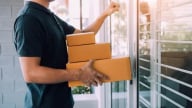Cảnh báo 4 loại bưu kiện tiềm ẩn rủi ro lừa đảo, đánh cắp thông tin