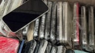 Phát hiện hai vụ vận chuyển trái phép hơn 100 iPhone tại sân bay Nội Bài