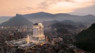 Four Points by Sheraton Hà Giang đón nhận Quyết định công nhận khách sạn đạt tiêu chuẩn 5 sao