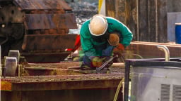 Ngày Quốc tế Lao động 1/5: Tôn vinh những hy sinh thầm lặng