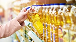 Gần 150 tấn dầu ăn giả được bán ra thị trường: Làm thế nào phân biệt?