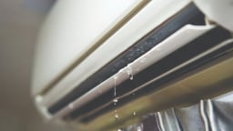 Điều hòa bị rò rỉ nước do đâu, làm gì để khắc phục?