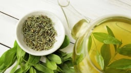 Điều gì xảy ra khi uống trà xanh thay cà phê trong 1 tháng?