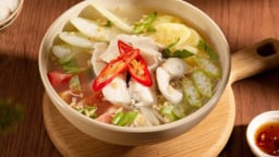 Bật mí cách làm canh chua cá lóc chuẩn vị Nam Bộ