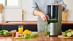 Máy ép chậm và máy ép thường: Đâu là lựa chọn đáng tiền?
