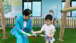 Các bệnh nhi ở Hà Nội có khu vui chơi mới