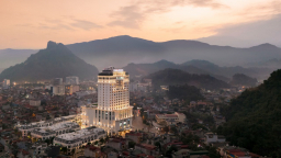 Four Points by Sheraton Hà Giang đón nhận Quyết định công nhận khách sạn đạt tiêu chuẩn 5 sao