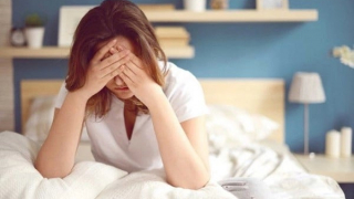 Buổi tối bật điều hòa hay quạt máy để tốt cho sức khỏe?
