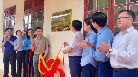 'Chắp cánh' giấc mơ học tập cho học sinh bản Suối Trắng - Sơn La